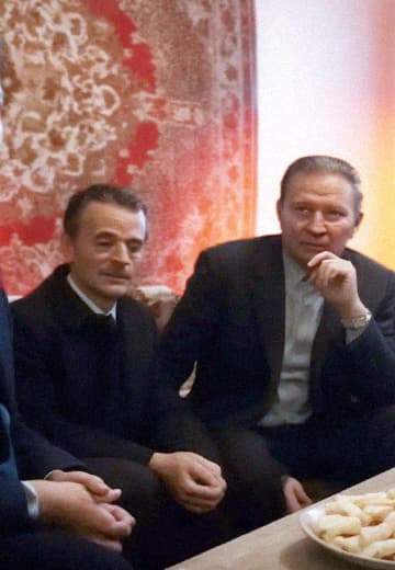 Kuchma is visiting a family of Crimean Tatars