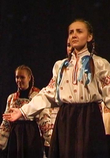 Honoring Shevchenko and the Heroes of the Revolution on stage