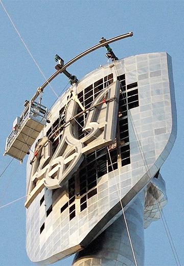 Installation of the trident on the shield of the "Motherland". Part 2