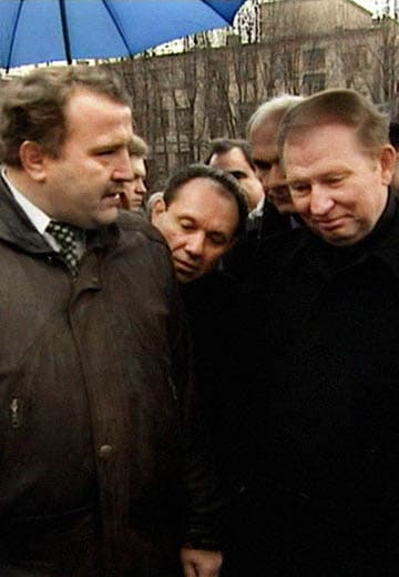 Kuchma inspects the LAN combine harvester