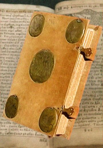 "Treasury": Handwritten Gospels