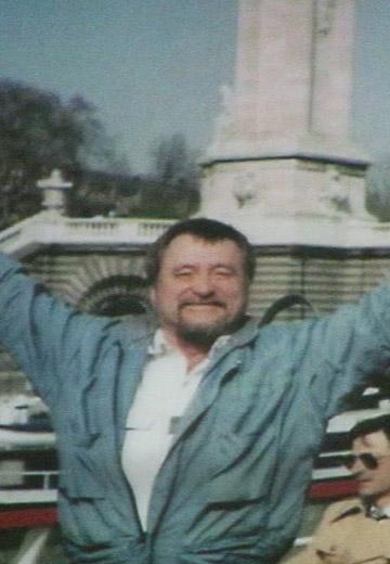 "Щасливе дитинство" Миколи Коломійця