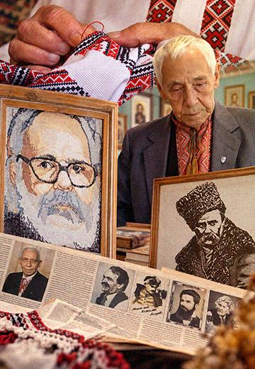 "Вишиваний світ Юрія Савки": 80-річчя майстра