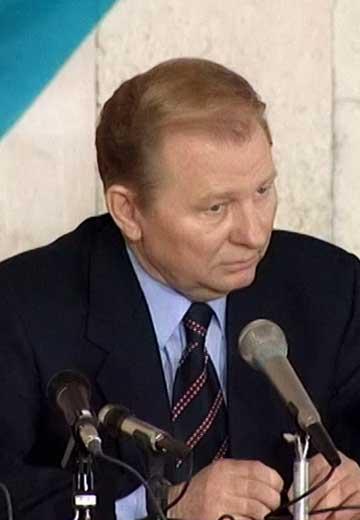 Kuchma with regional media: 1997