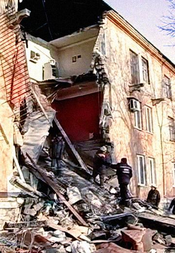 Collapse of a building in Makiivka