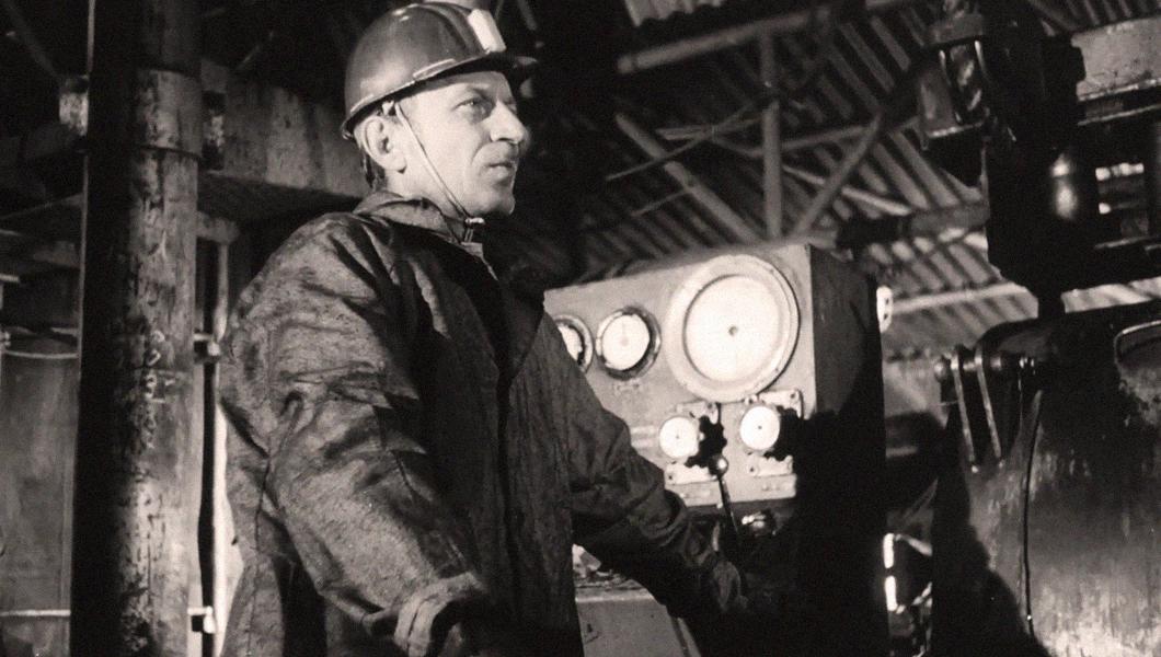 "Стрибок у глиб землі": видобуток нафти, 1974 рік