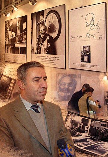 "Дотик": фотовиставка до 90-річчя Сергія Параджанова
