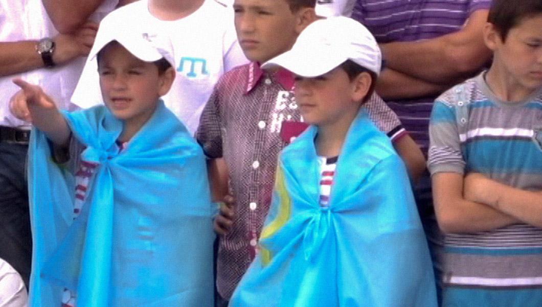 Day of the Crimean Tatar flag in occupation