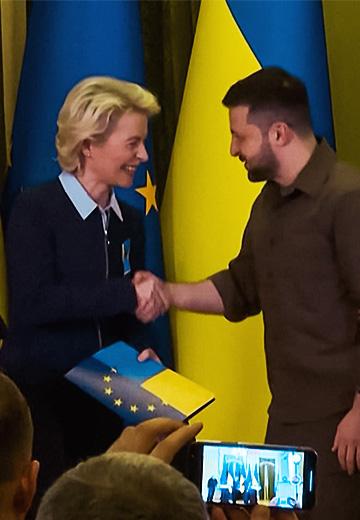 Ukraine received EU candidate status