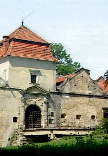 Castle in Svirha, 2004