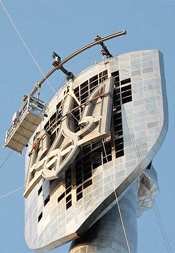 Installation of the trident on the shield of the "Motherland". Part 2