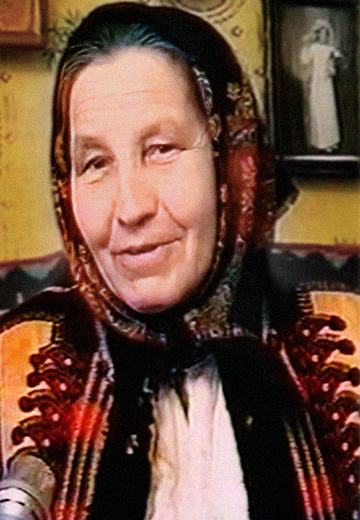 Вишивальниця Олена Руснак