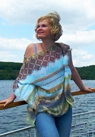 Singing Natalia Latun