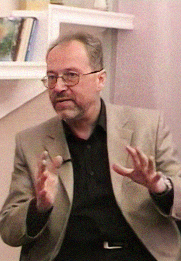 "Літературна вітальня": поет Сергій Лазо