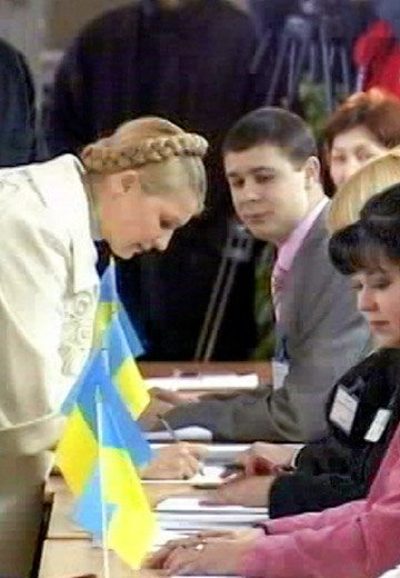 Голосують Тимошенко та Янукович