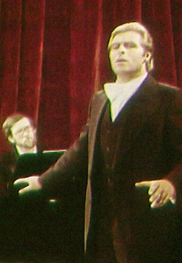 Singing by Oleksandr Zagrebelny