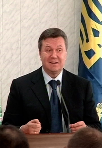 Янукович про опозицію в місцевій владі